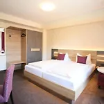 Muenchner Hof Hotel