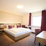 Otel Muenchner Hof 3*