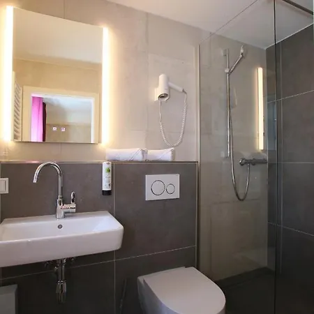 Отель Muenchner Hof 3*
