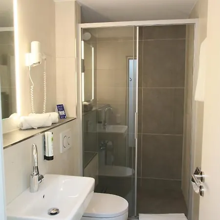 Muenchner Hof 3* Херфорд