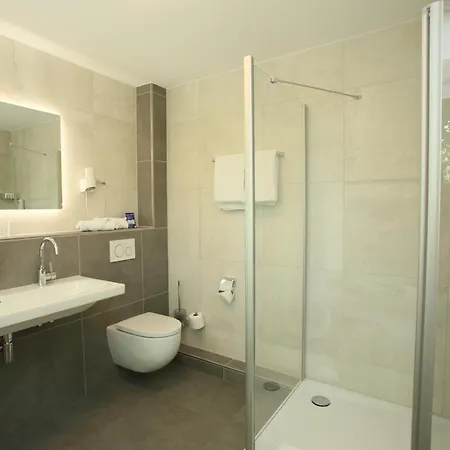 Muenchner Hof Отель 3*