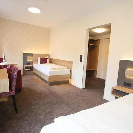 Muenchner Hof Hotel