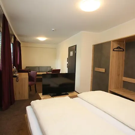 Hotel Muenchner Hof 3*