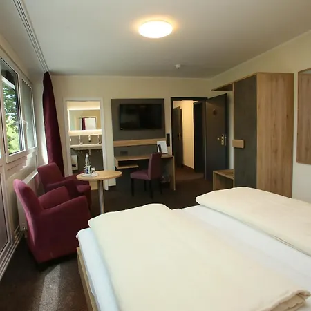 Muenchner Hof Hotel 3*