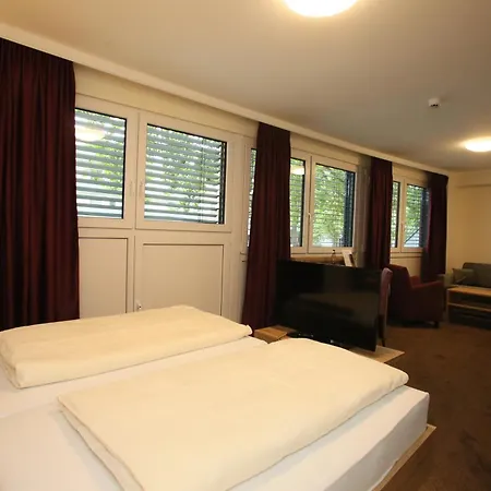 Muenchner Hof 3* هيرفورد