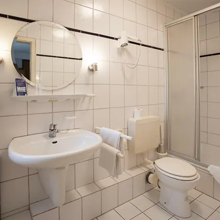 Münchner Hof Hotel 3*