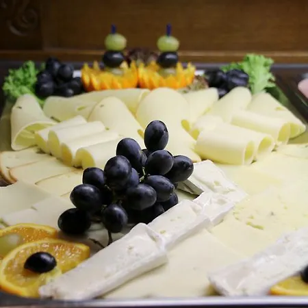 Muenchner Hof Hotel 3*