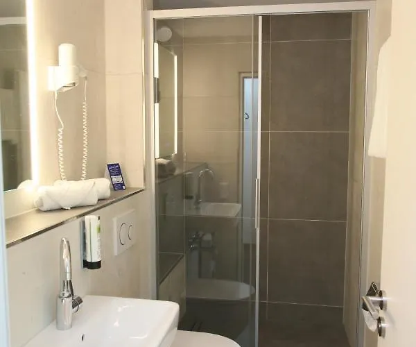 Muenchner Hof 3* هيرفورد