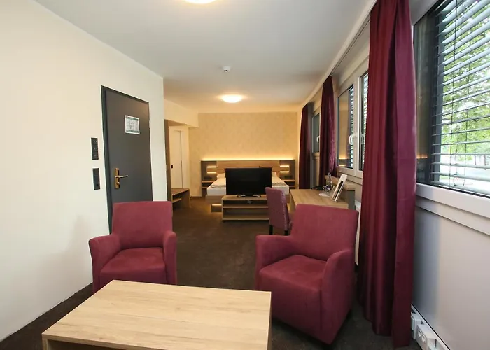 Muenchner Hof فندق هيرفورد