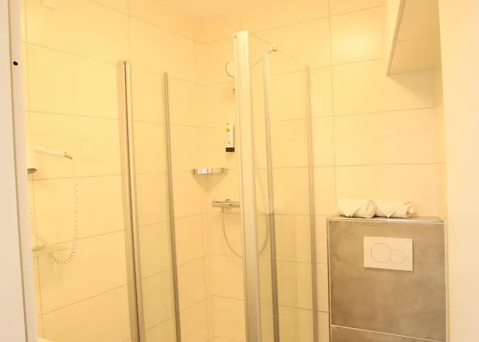 Muenchner Hof 허포드