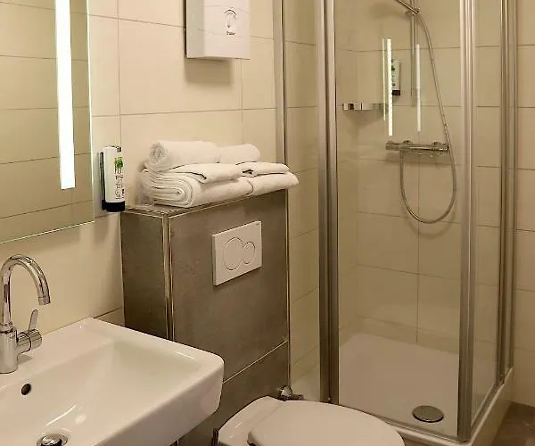 فندق Muenchner Hof 3*